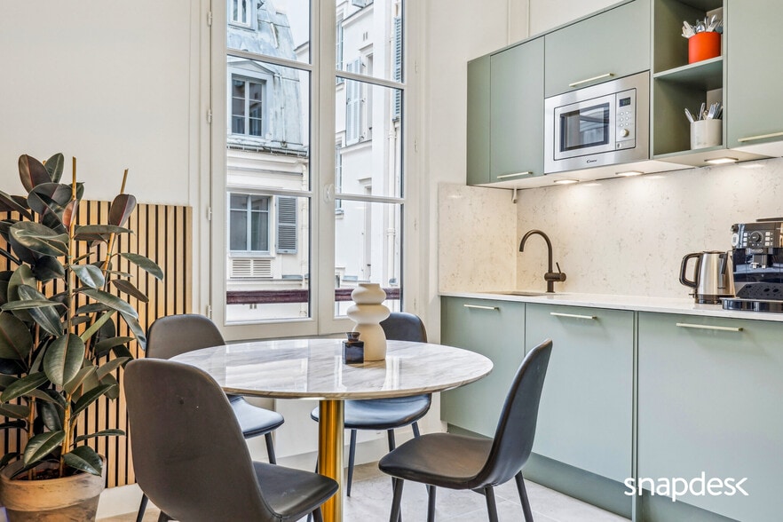 55 Rue Des Petites Ecuries, Paris à louer - Photo de l’immeuble – Image 2 sur 6
