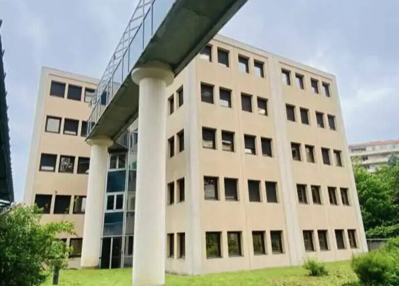 Bureau dans Villeurbanne à louer - Photo de l’immeuble – Image 1 sur 11
