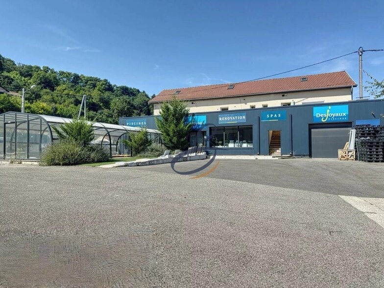 Local commercial dans Bourgoin-Jallieu à louer - Photo de l’immeuble – Image 3 sur 6