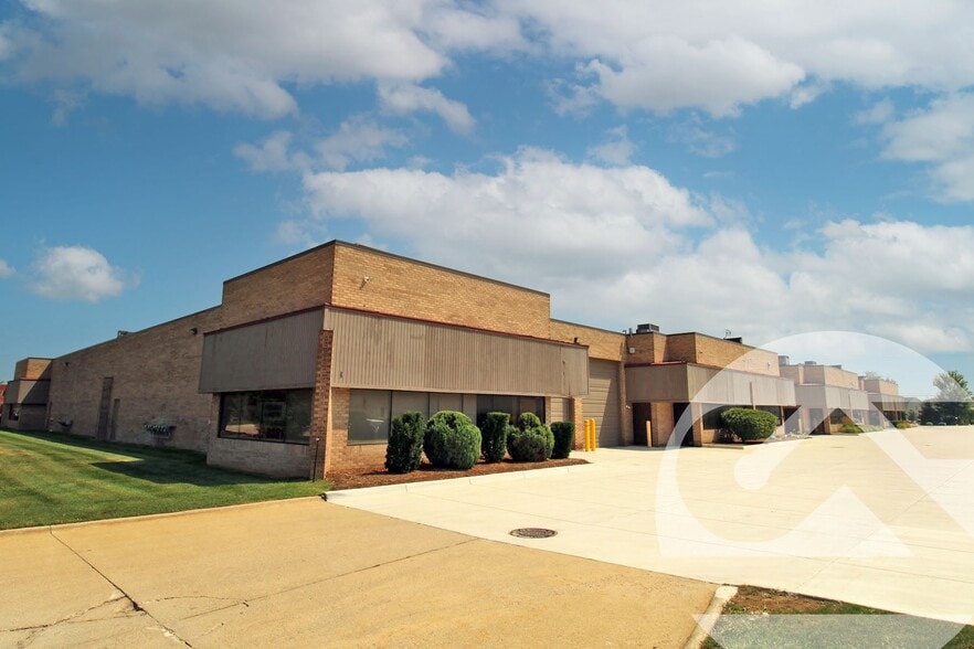 51328 Oro Dr, Shelby Township, MI à vendre - Photo principale – Image 1 sur 1