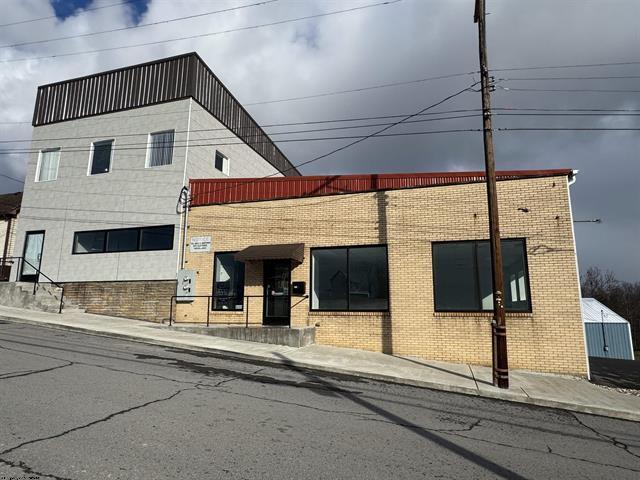 205 10th St, Fairmont, WV à vendre - Photo de l’immeuble – Image 3 sur 30