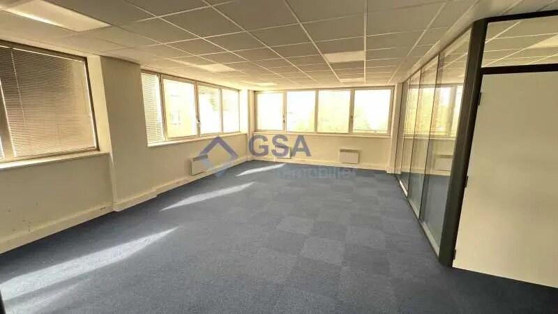 Bureau dans Évry-Courcouronnes à louer - Photo intérieure – Image 2 sur 6