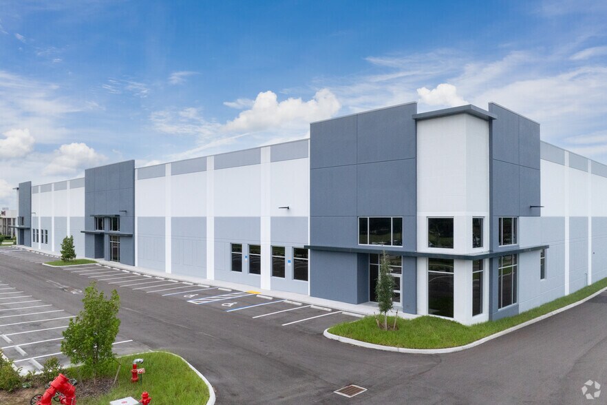 14520 Global Pky, Fort Myers, FL à louer - Photo de l’immeuble – Image 1 sur 26