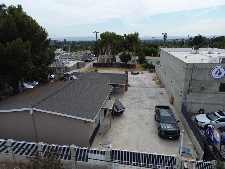 12270 Foothill Blvd, Sylmar, CA à louer - Photo de l’immeuble – Image 1 sur 17