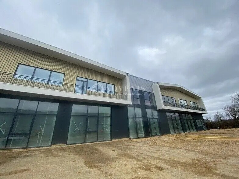 Local d'activités dans Villebon-sur-Yvette à vendre - Photo de l’immeuble – Image 1 sur 5