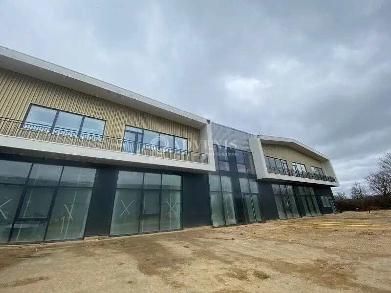 Local d'activités dans Villebon-sur-Yvette à vendre Photo de l’immeuble– Image 1 sur 6