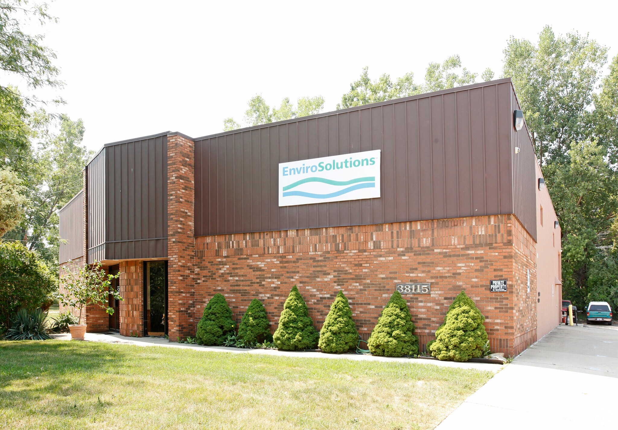 38115 Abruzzi Dr, Westland, MI à vendre Photo de l’immeuble– Image 1 sur 2