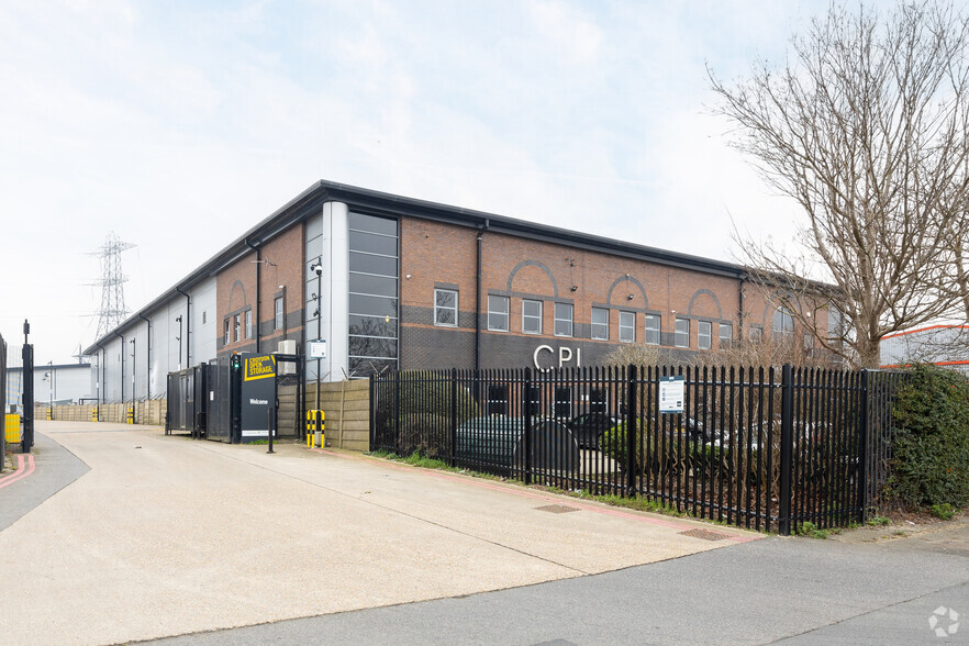 110 Beddington Ln, Croydon à louer - Photo de l’immeuble – Image 3 sur 3
