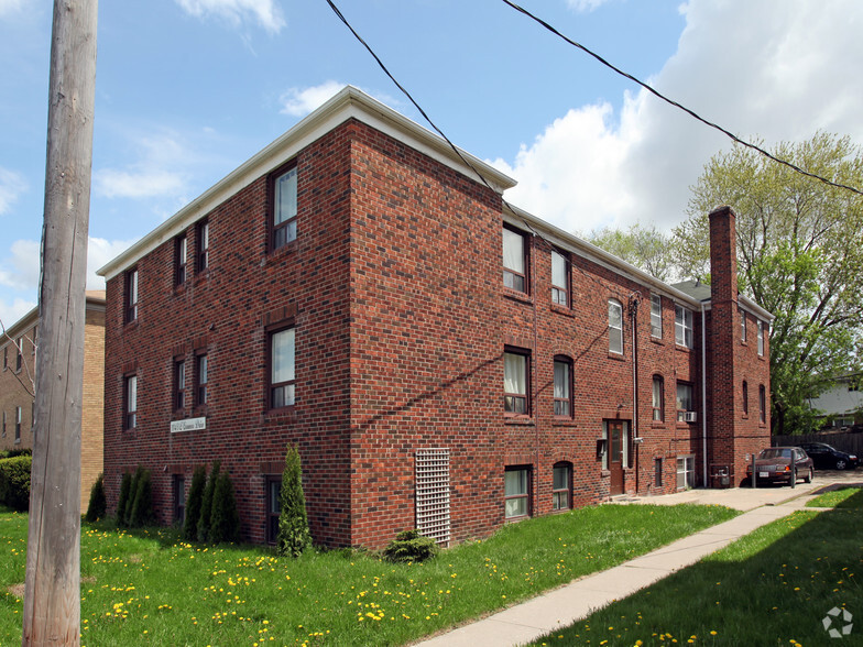 1143 O'connor Dr, Toronto, ON à vendre - Photo principale – Image 1 sur 2