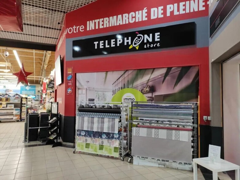 Local commercial dans Pleine-Fougères à louer - Photo de l’immeuble – Image 3 sur 3