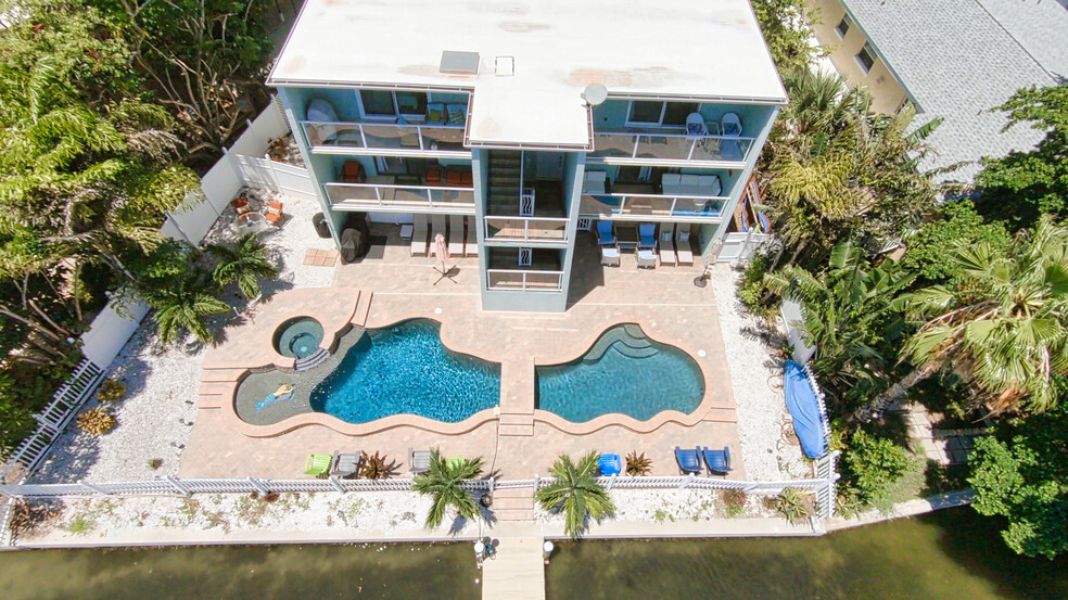 125 110th Ave, Treasure Island, FL à vendre - Photo de l’immeuble – Image 2 sur 53