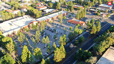 650-728 N Moorpark Rd, Thousand Oaks, CA - VUE AÉRIENNE  vue de carte - Image1