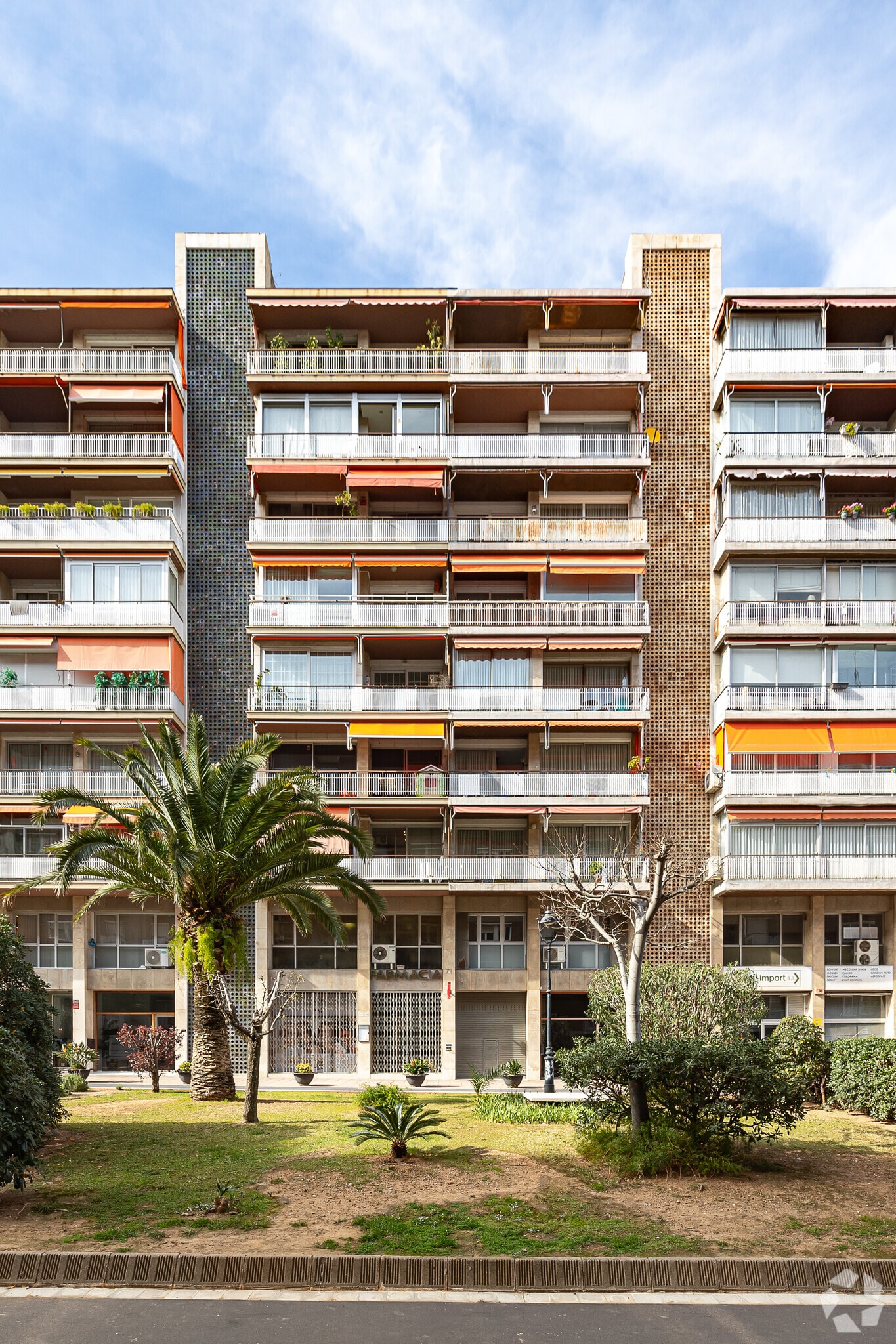 Local commercial dans Barcelone, Barcelona à louer Photo principale– Image 1 sur 16