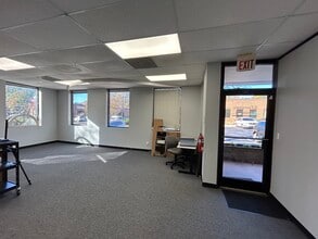 6512 Falls of Neuse Rd, Raleigh, NC à louer Photo intérieure– Image 2 sur 5