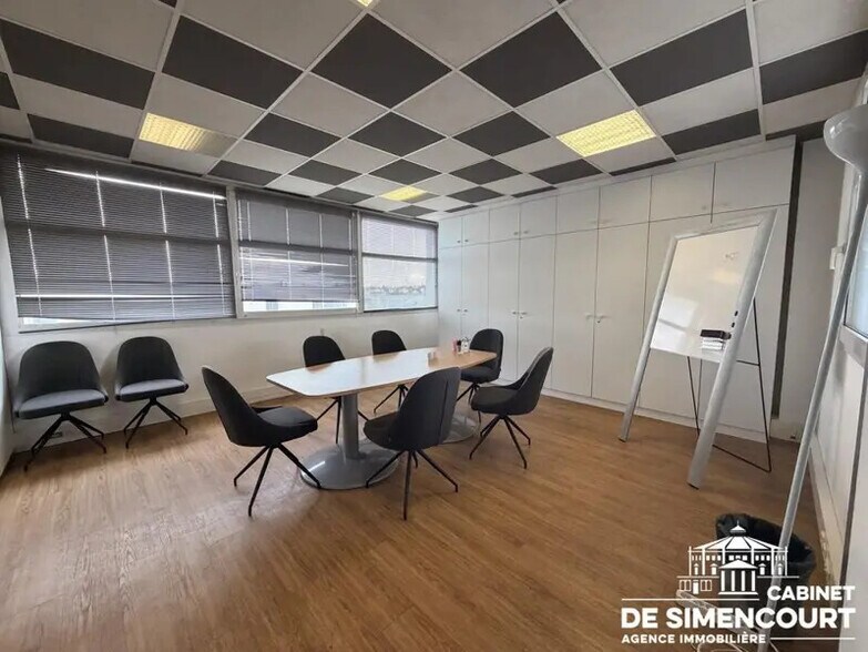 Bureau dans Amiens à louer - Photo de l’immeuble – Image 1 sur 5