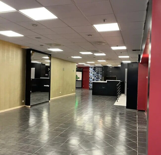 Plus de détails pour Local commercial à vendre