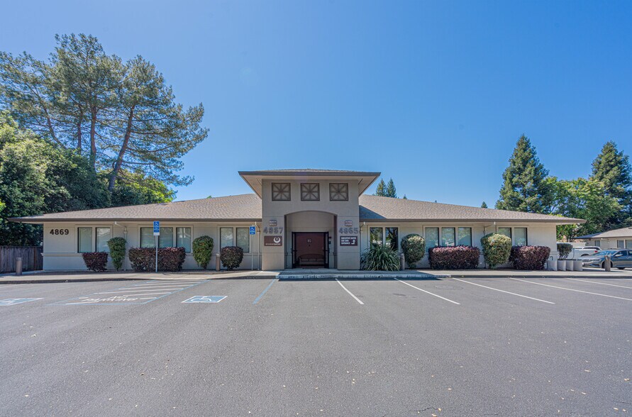 4863 Old Redwood Hwy, Santa Rosa, CA à vendre - Photo principale – Image 1 sur 30