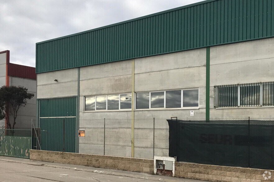 Industriel/Logistique dans Fuente el Saz de Jarama, Madrid à vendre - Photo de l’immeuble – Image 2 sur 17