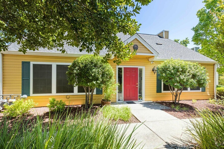 35 Heritage Ln, Chico, CA à louer - Photo principale – Image 1 sur 4