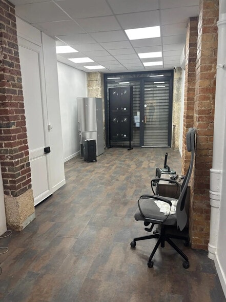 Local commercial dans Paris à louer - Photo intérieure – Image 2 sur 6