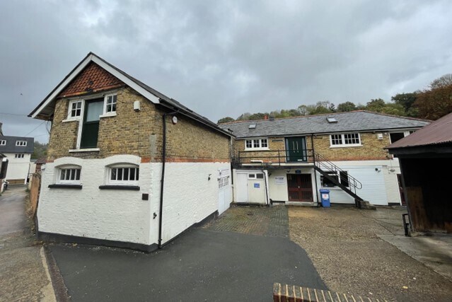 19-21 Timber Ln, Caterham à louer Photo de l’immeuble– Image 1 sur 3