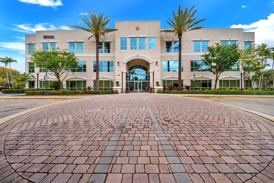 3000 SW 148th Ave, Miramar, FL à louer - Photo de l’immeuble – Image 2 sur 67