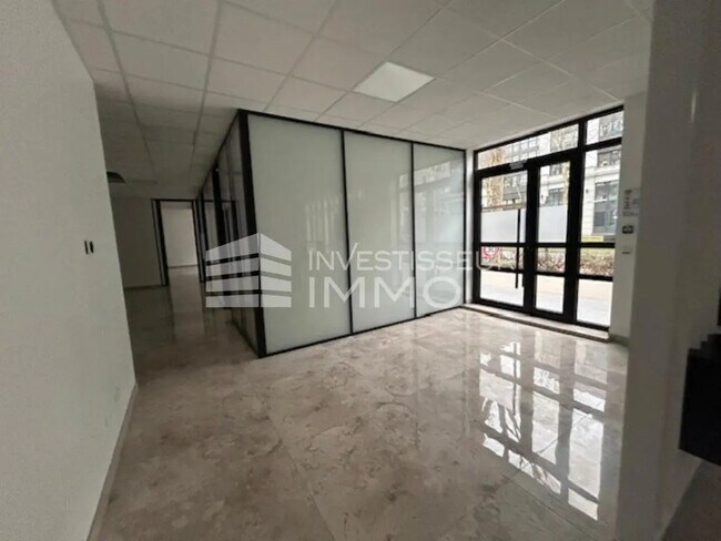 Plus de détails pour Bureau à vendre
