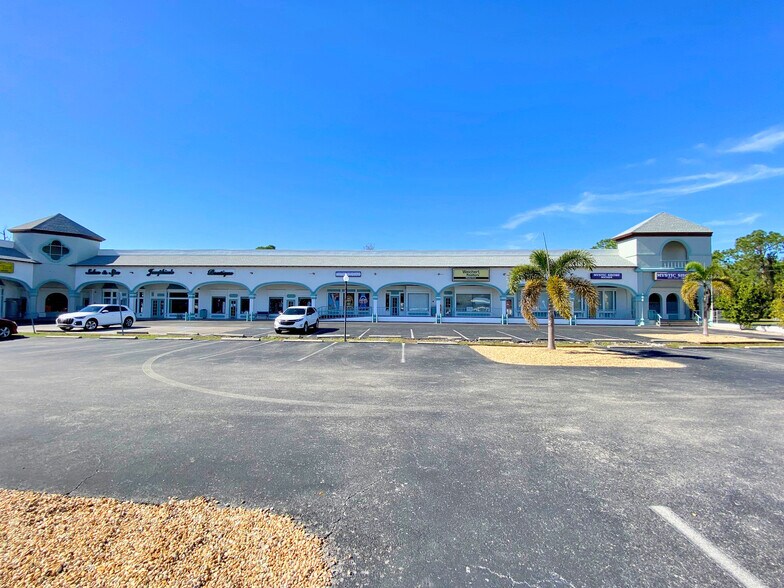 612 N Indiana Ave, Englewood, FL à louer - Photo de l’immeuble – Image 3 sur 4