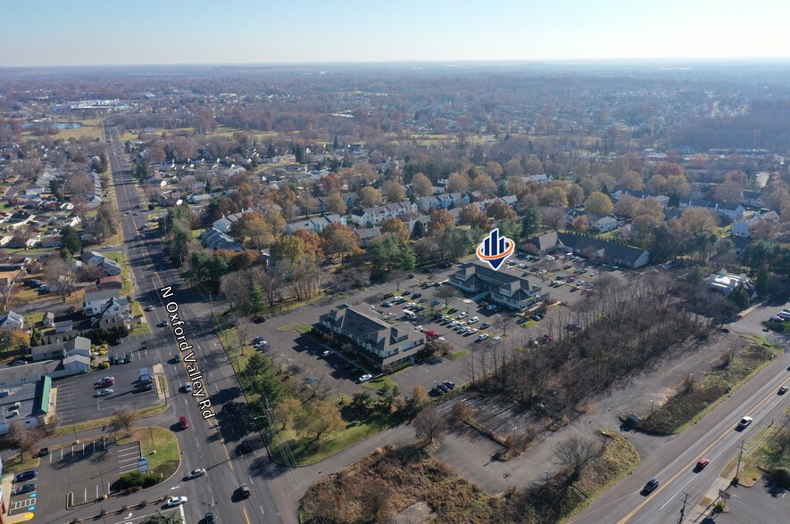 333 N Oxford Valley Rd, Fairless Hills, PA à louer - Photo de l’immeuble – Image 3 sur 8