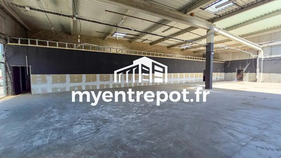 Local d’activités dans Aubagne à louer - Photo intérieure – Image 2 sur 5