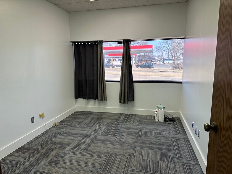 4401-4435 O St, Lincoln, NE à louer - Photo intérieure – Image 3 sur 9