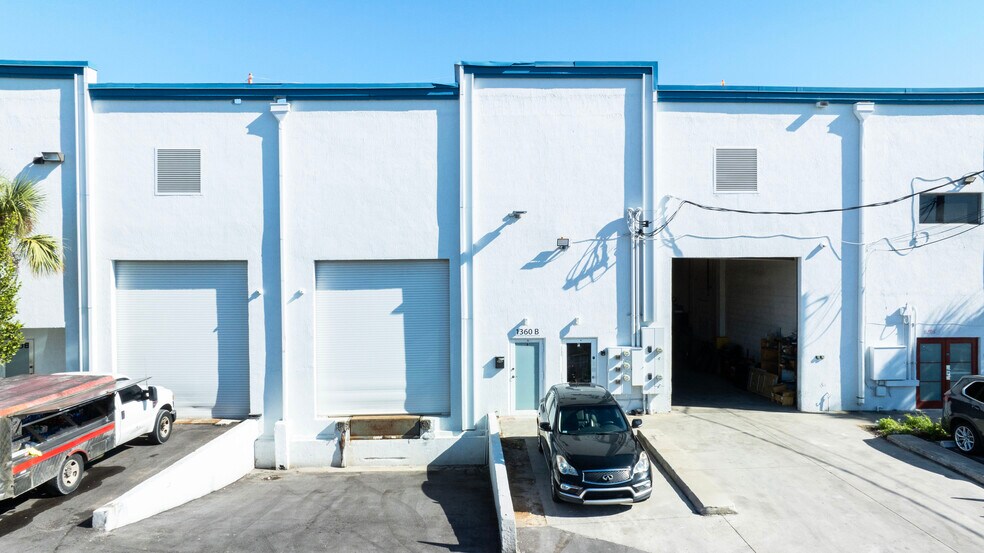 1350-1390 Hammondville Rd, Pompano Beach, FL à louer - Photo de l’immeuble – Image 3 sur 14