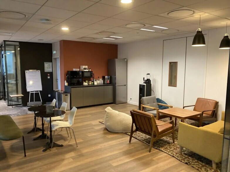 Bureau dans Nantes à louer - Photo de l’immeuble – Image 2 sur 7