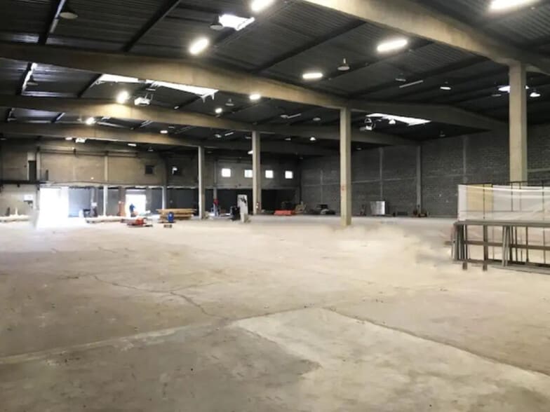 Local d’activités dans Morangis à louer - Photo intérieure – Image 2 sur 7