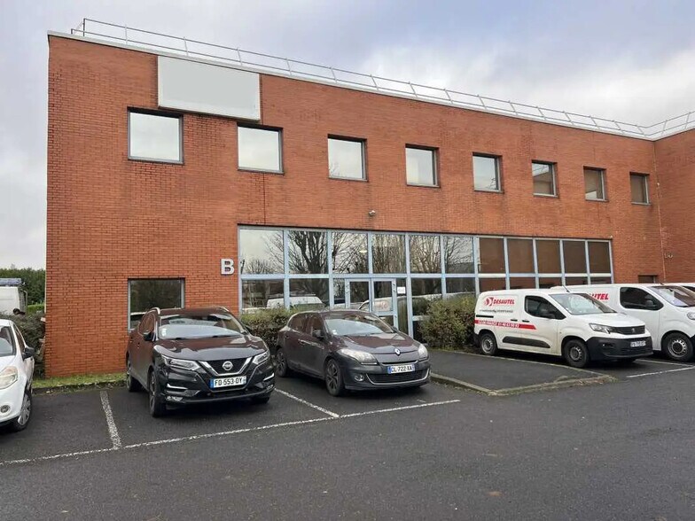 Bureau dans Roissy-en-France à vendre - Photo de l’immeuble – Image 1 sur 9