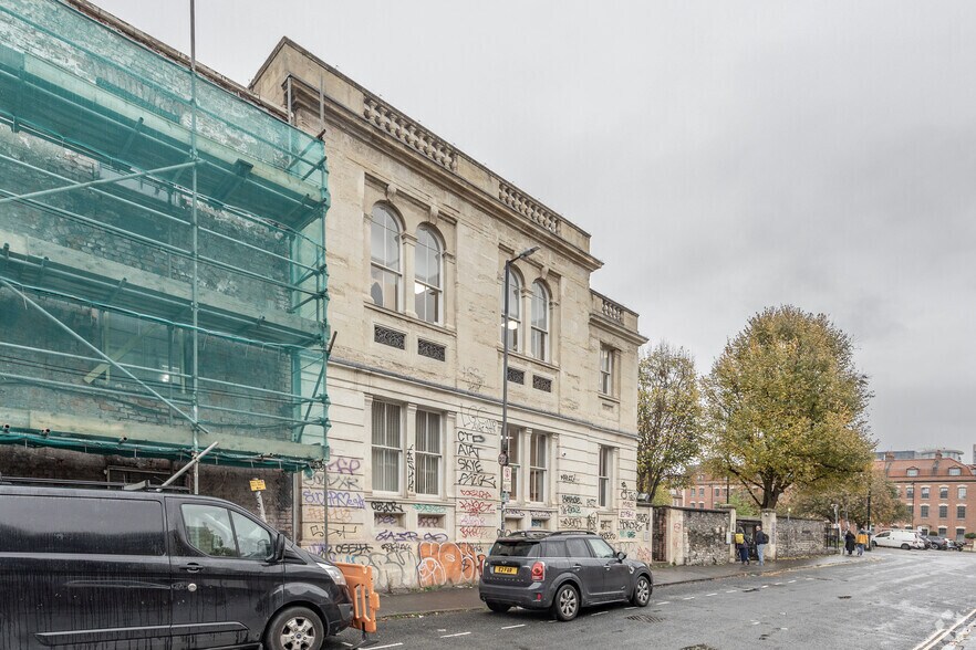 Brunswick Sq, Bristol à louer - Photo de l’immeuble – Image 2 sur 3