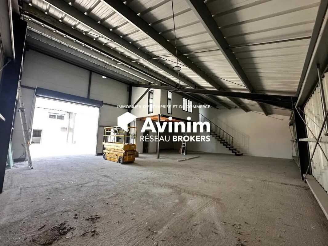 Industriel/Logistique dans Vendres à louer Photo intérieure– Image 1 sur 4