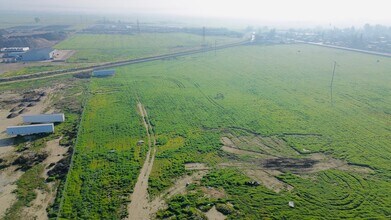 75 E White Ln, Bakersfield, CA - Vue aérienne  vue de carte - Image1
