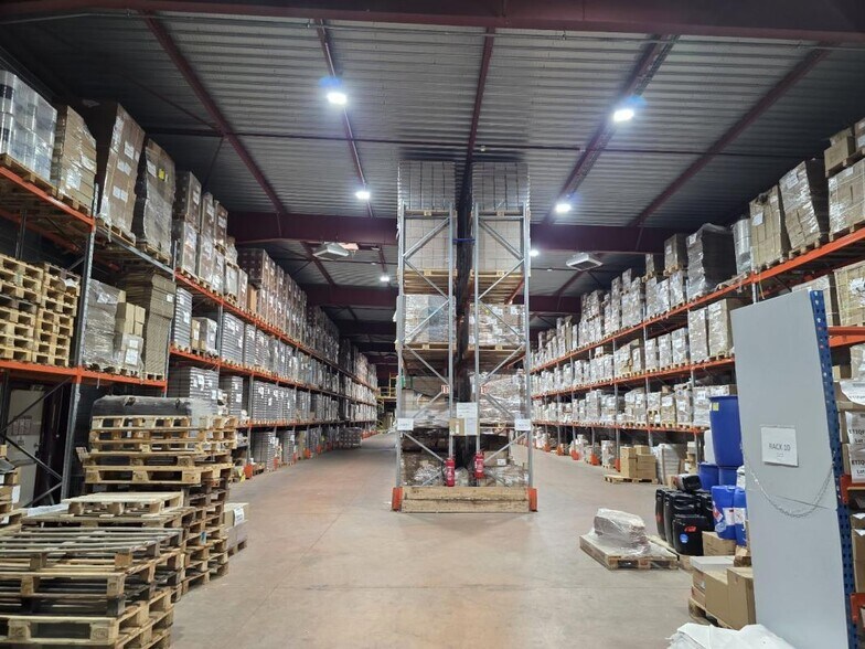 Industriel/Logistique dans Chevilly à vendre - Photo intérieure – Image 2 sur 4