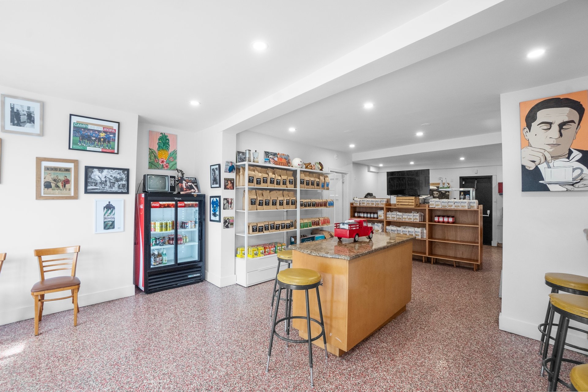 709 Rue Jarry E, Montréal, QC à louer Photo intérieure– Image 1 sur 7