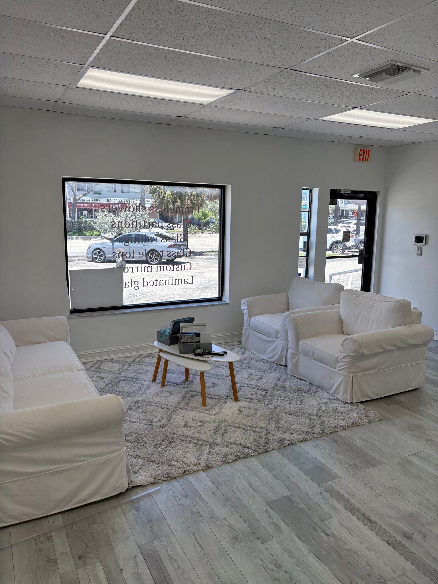 2720 E Oakland Park Blvd, Fort Lauderdale, FL à louer Hall d’entrée– Image 1 sur 7