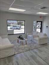 2720 E Oakland Park Blvd, Fort Lauderdale, FL à louer Hall d’entrée– Image 1 sur 7