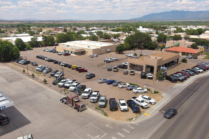 1040 Paseo Del Pueblo Sur, Taos, NM à vendre - Photo principale – Image 1 sur 12