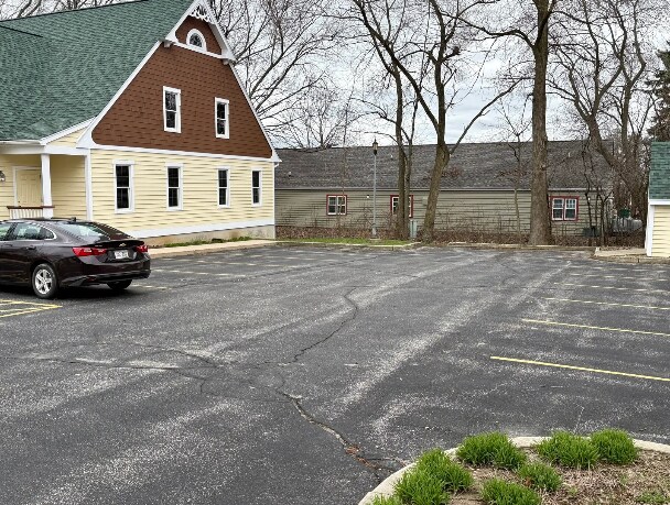 W62N225 Washington Ave, Cedarburg, WI à louer - Photo de l’immeuble – Image 3 sur 13
