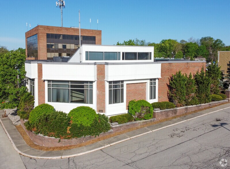 5440 E Fall Creek Parkway North Dr, Indianapolis, IN à louer - Photo de l’immeuble – Image 2 sur 4