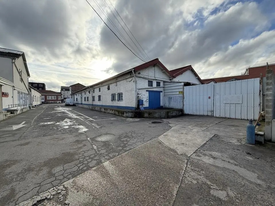 Bureau dans La Courneuve à louer Photo de l’immeuble– Image 1 sur 9