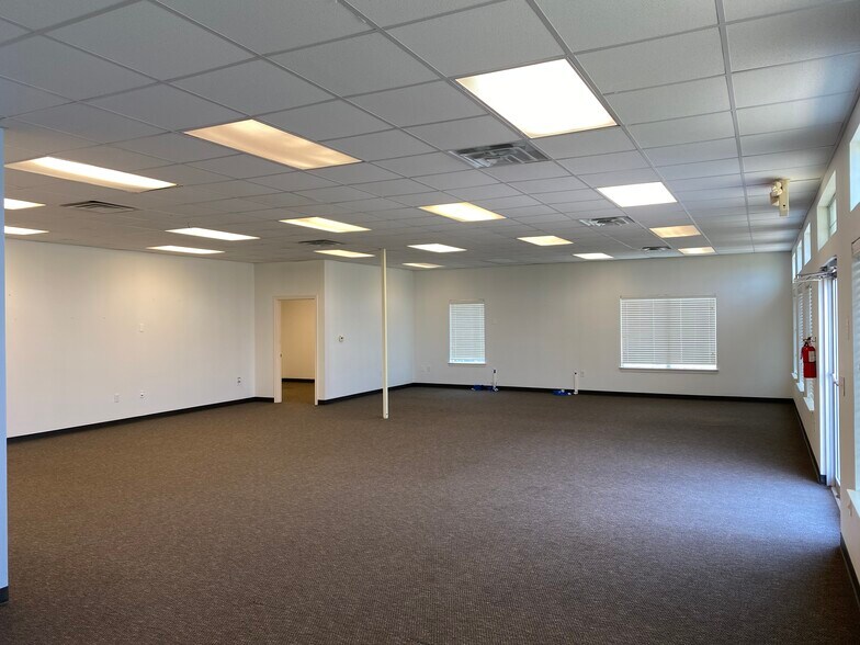 8005 Bagby Rd, Hewitt, TX à louer - Photo principale – Image 2 sur 19