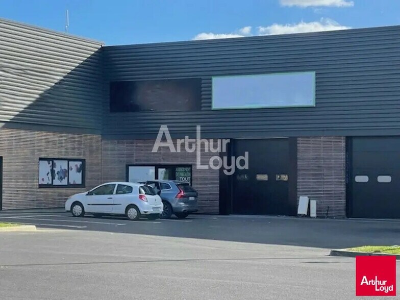 Local d'activités dans Bruz à vendre - Photo de l’immeuble – Image 2 sur 8