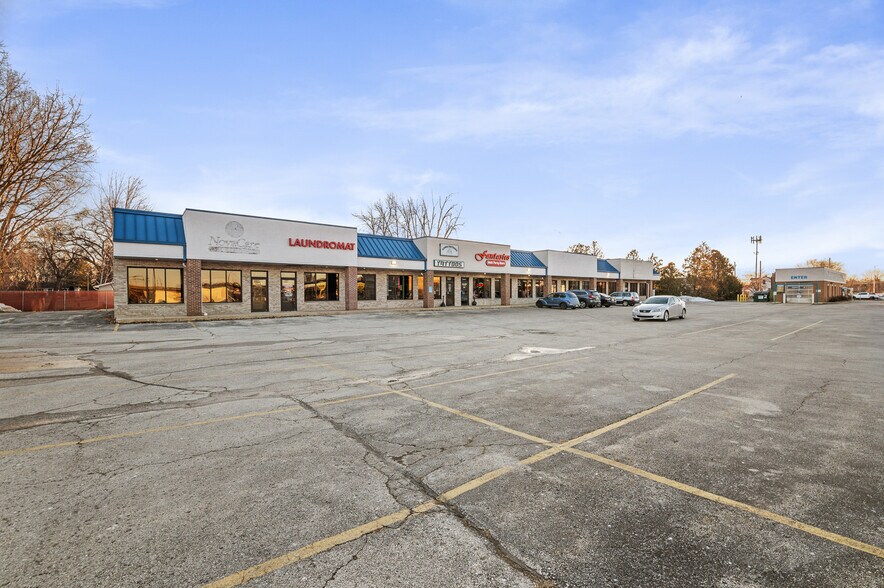1845 Velp Ave, Howard, WI à louer - Photo de l’immeuble – Image 1 sur 10