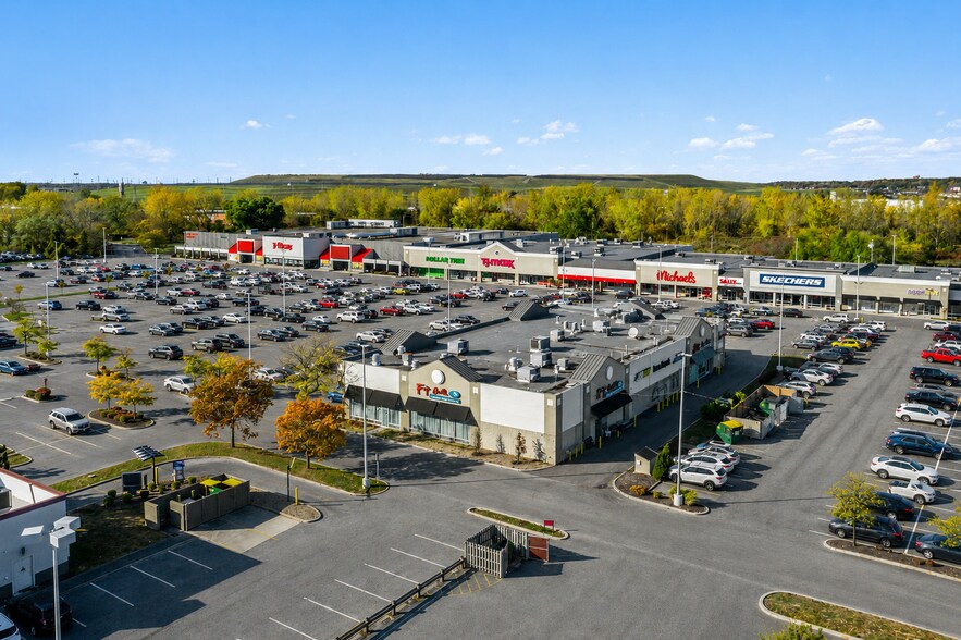 7206-7346 Niagara Falls Blvd, Niagara Falls, NY à vendre - Photo de l’immeuble – Image 2 sur 6